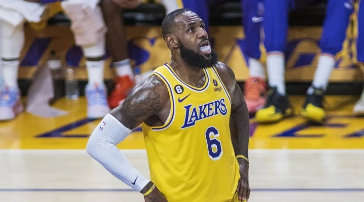 Леброн готов пойти на сокращение зарплаты в «Лейкерс» Леброн готов пойти на сокращение зарплаты в «Лейкерс»