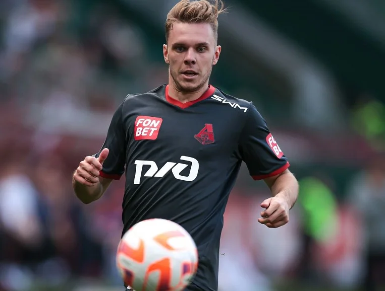 Глушенков о возможности побить рекорд Халка: «Эх, попади Сулейманов в ворота…» Глушенков о возможности побить рекорд Халка: «Эх, попади Сулейманов в ворота…»