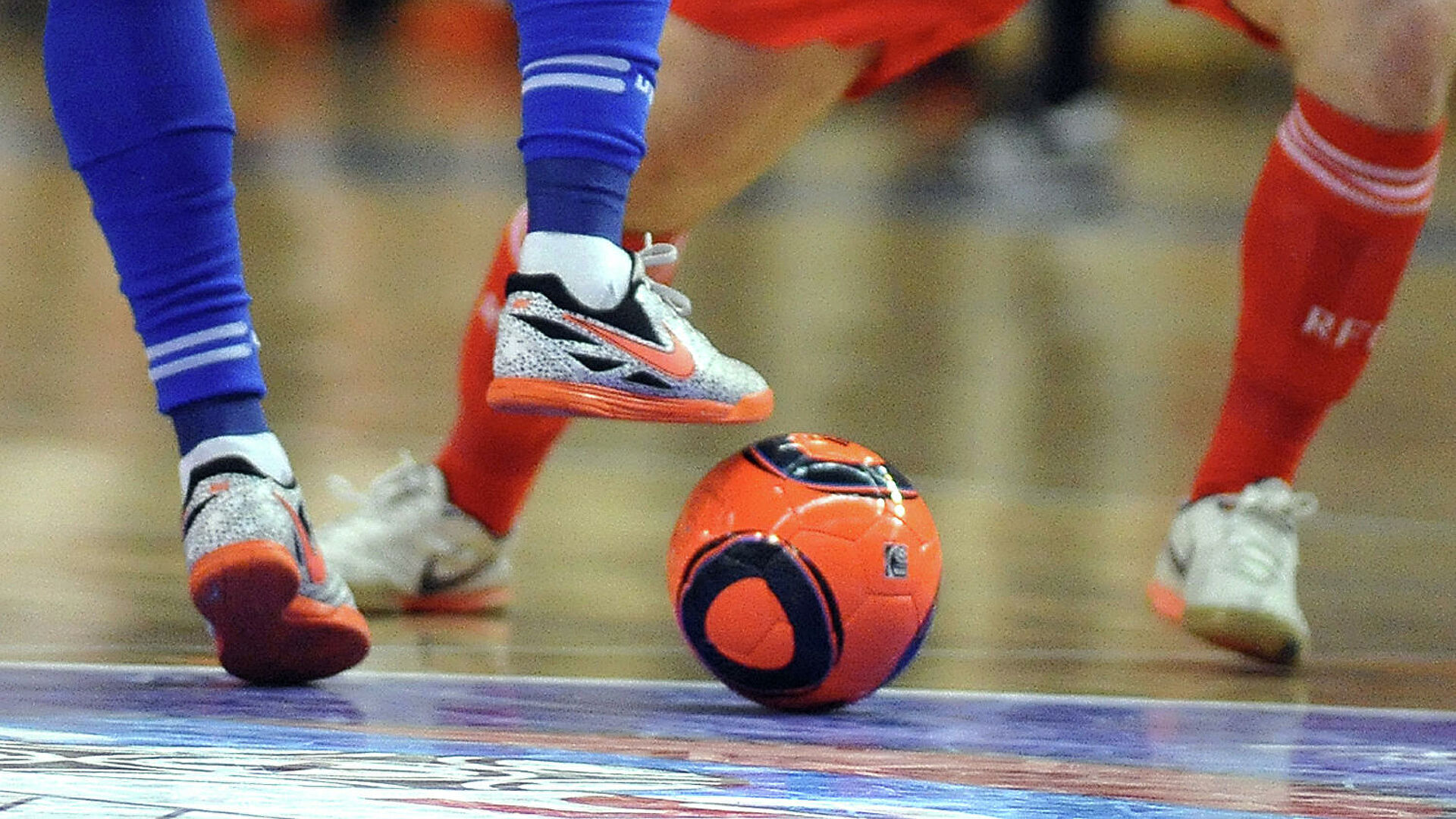 Мини-футбол нога мяч
