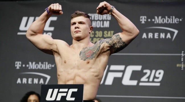 Уиттакер побил Веттори на турнире UFC в Париже