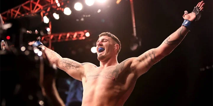 Аспиналл о дю Плесси: «Один из самых умных бойцов UFC»