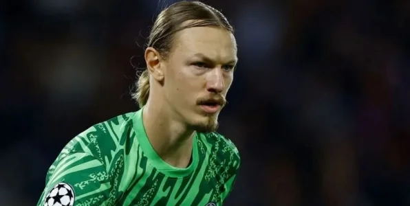 Булыкин: голы с 25 метров не должны залетать в ворота такому голкиперу, как Сафонов