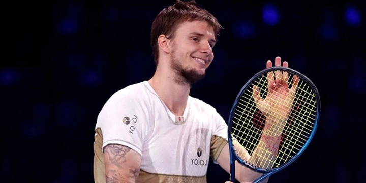 Хуберт Гуркач - Александр Бублик. Прогноз на матч ATP Уимблдон (3 июля 2021 года)
