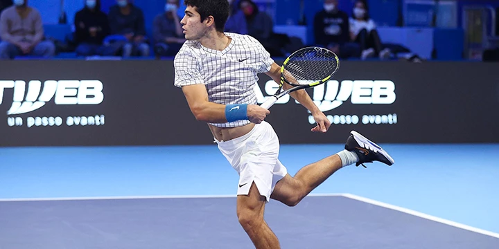 Карлос Алькарас-Гарфия - Себастьян Корда. Прогноз на матч Next Gen ATP Finals (13 ноября 2021 года)
