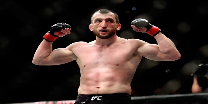 Джинлианг Ли — Муслим Салихов. Прогноз на UFC (16 июля 2022 года)