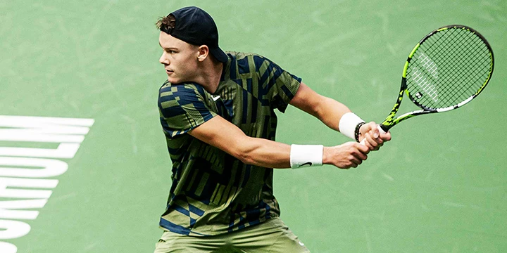 Доминик Тим — Хольгер Руне. Прогноз на матч выставочного турнира World Tennis League (22 декабря 2022 года)
