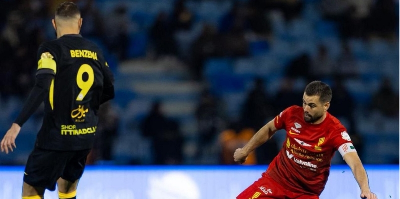 Эмблемы клубов Аль-Кадисия и Аль-Ахли