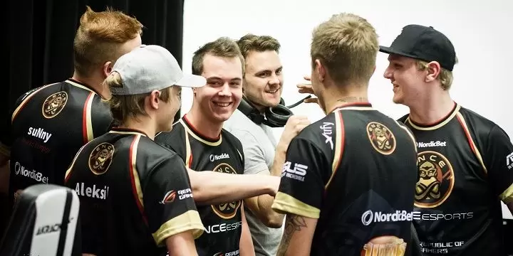 ENCE - Renegades. Прогноз на матч CS:GO (18.07.2019)