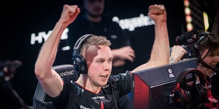 Astralis — Vitality. Прогноз на матч CS:GO (3 октября 2019 года)