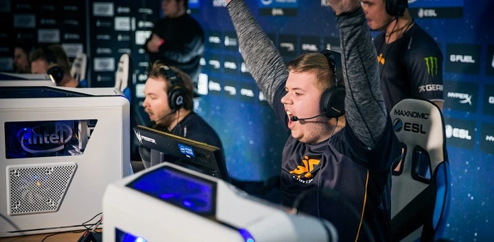 Fnatic — OG. Прогноз на матч CS:GO (15 октября 2020 года)